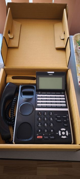 Telefon centrală NEC cu 24/20 de linii