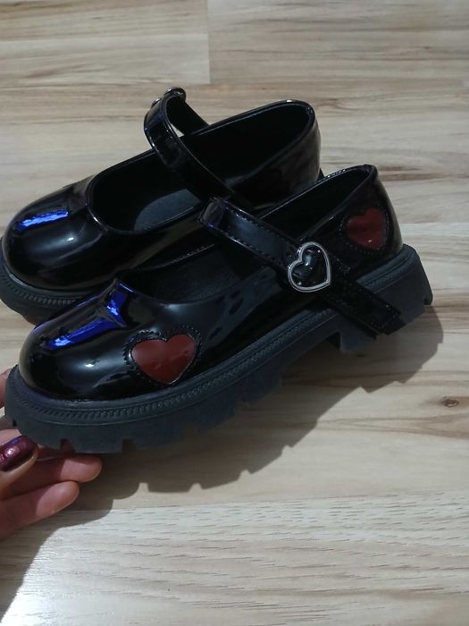 Pantofi usori pt.fete,frumosi,comozi mar.34(21,7 cm int)