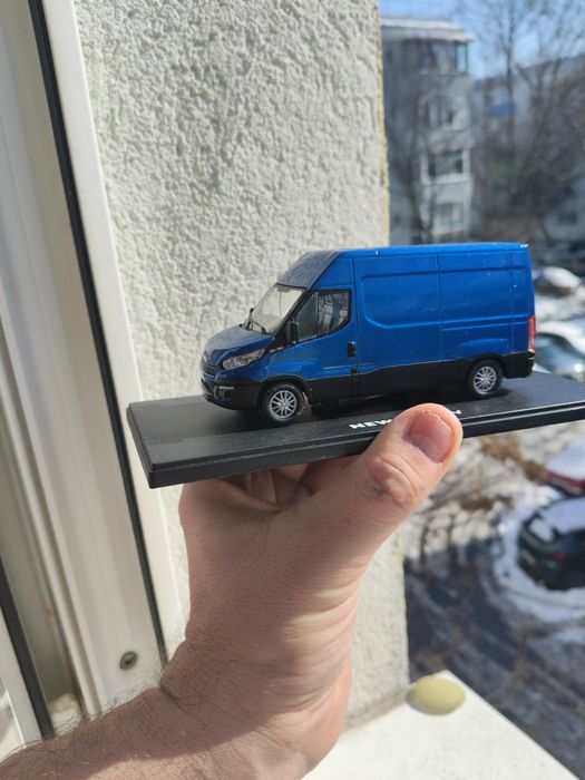 Macheta Iveco Daily 1/43