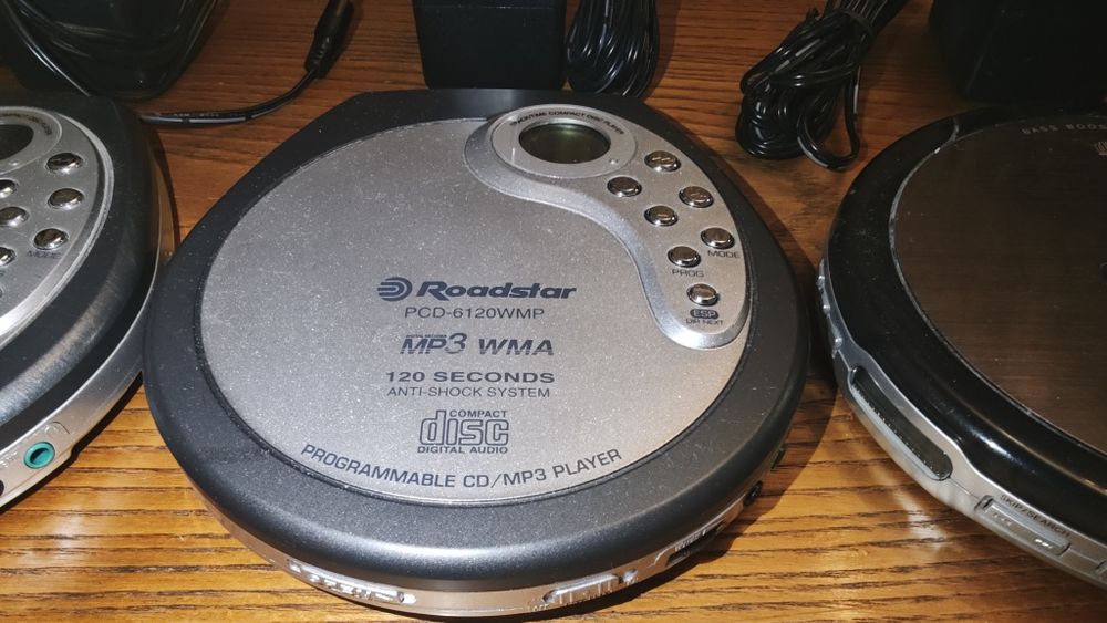 Продавам MP3 + CD Player + Адаптери