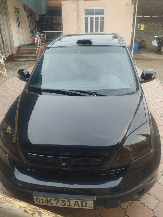 Moshina sotiladi Honda