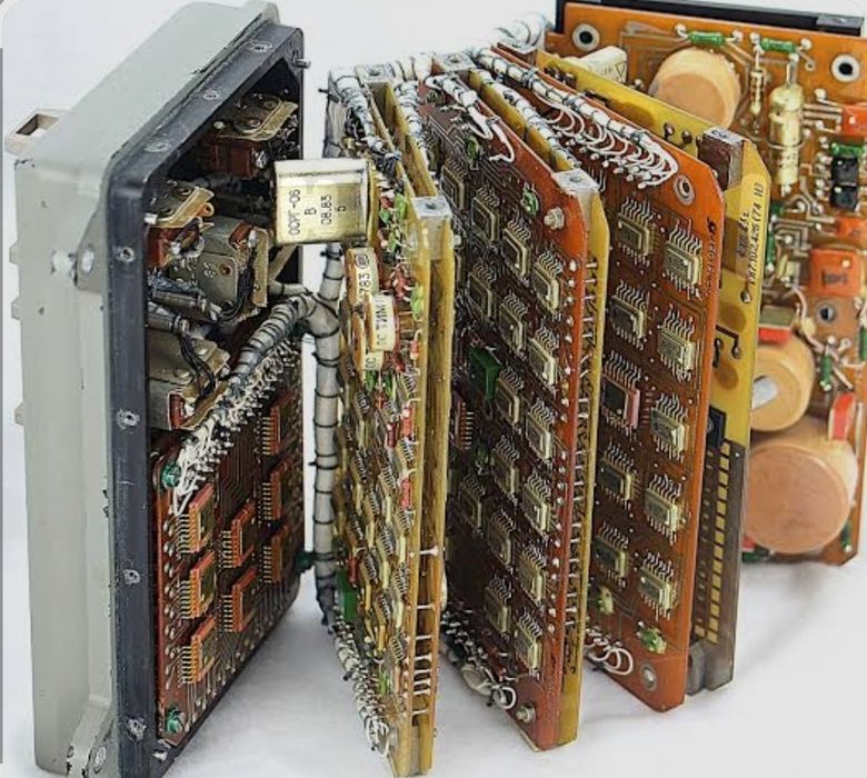 Принимаем платы и радиодетали