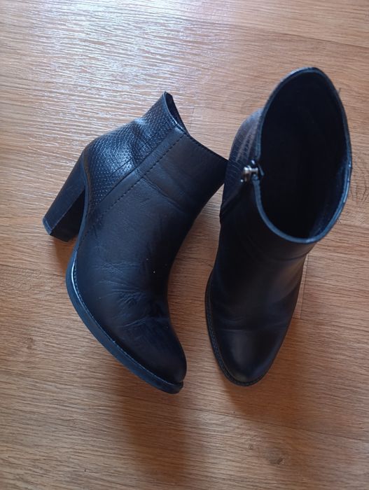 Кожаные ботинки 39 размера