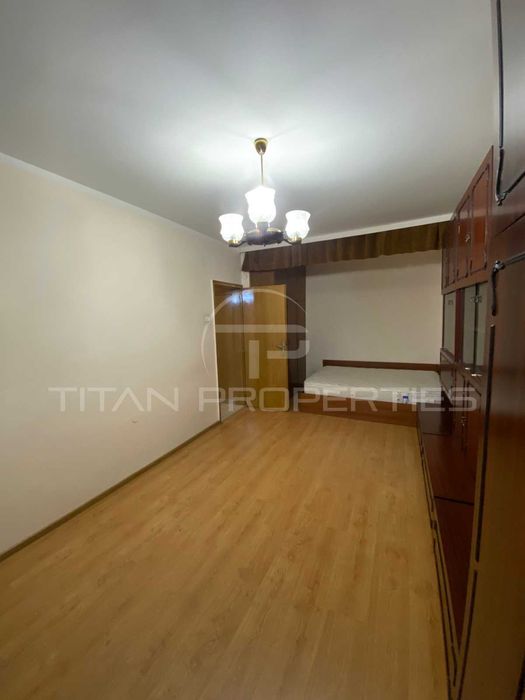Продава се Тристаен апартамент в Пловдив, Южен - 80 кв.м за 3125 €/кв.м - Снимка #2