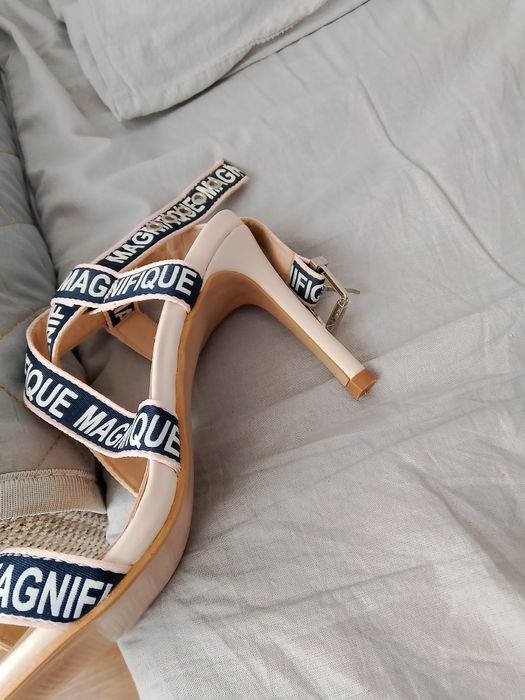 Босоножки б/у. 37 размер. Экокожа.