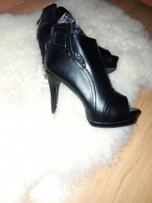 Botine de vara cu toc