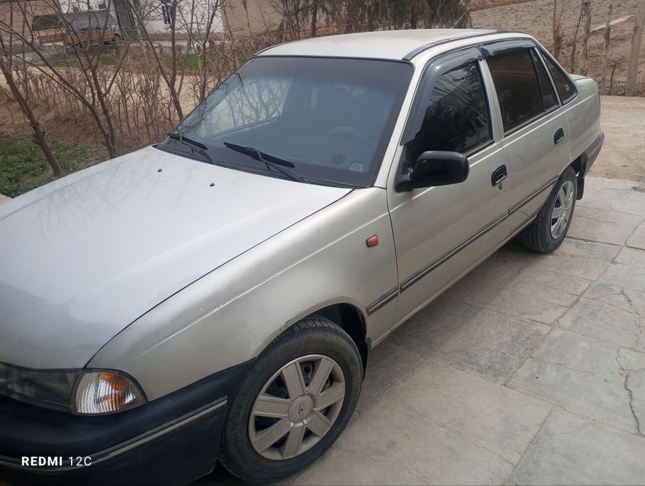 Nexia sotiladi sons 1,5 dvigatel