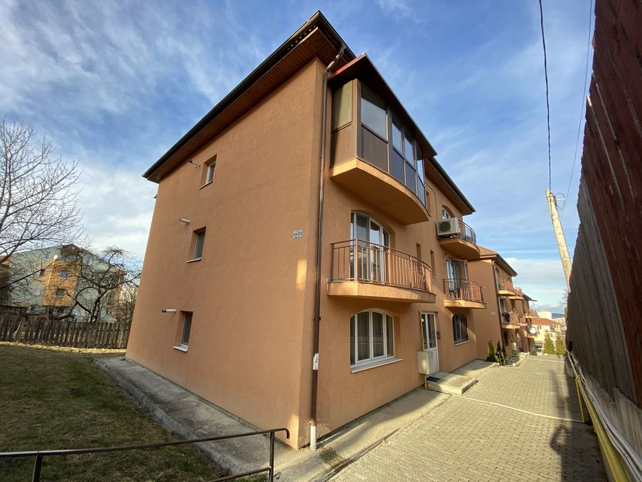 Inchiriez Apartament Andrei Muresanu, dormitor + living mare + bucatarie, ideal cuplu