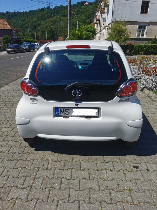 Vând Toyota Aygo An 2013