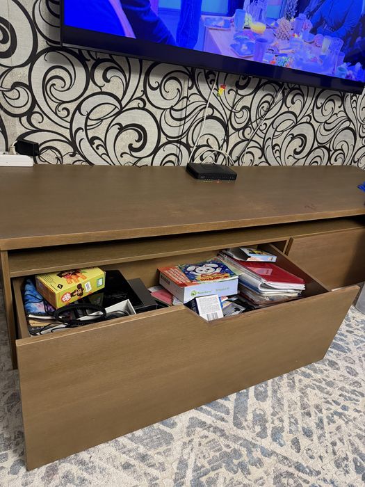 Продам тумбу под тв