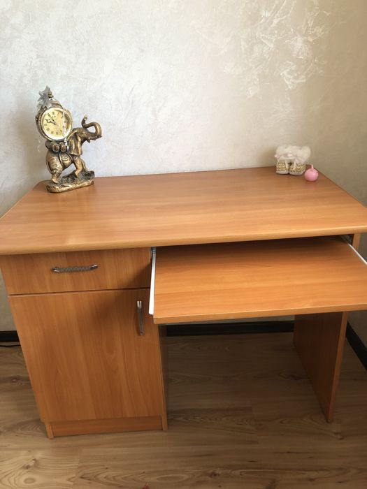 Стол письменный