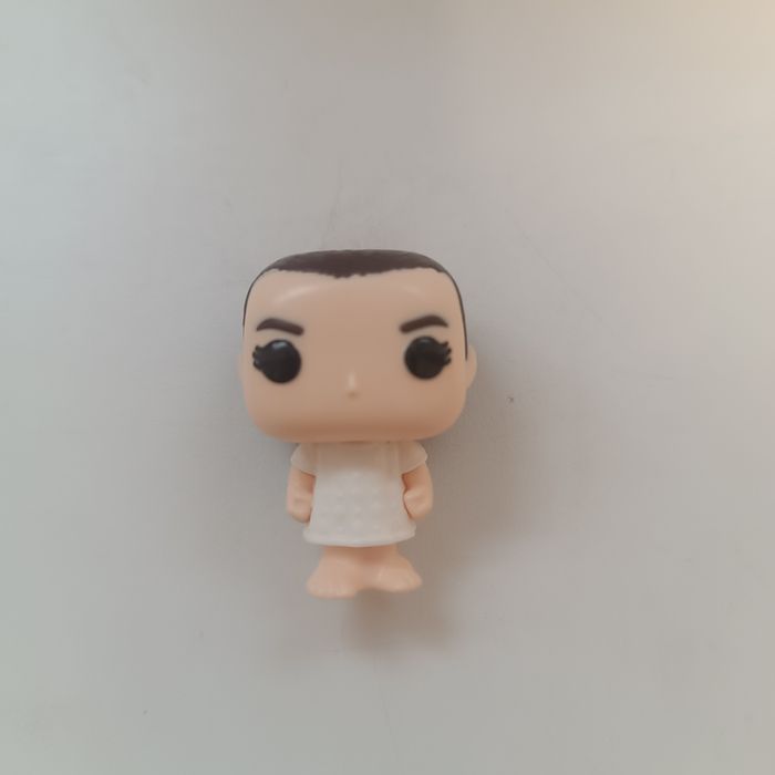 Фигурки очень странные дела