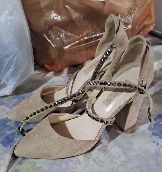 Продаю по 3000; 4000 пара