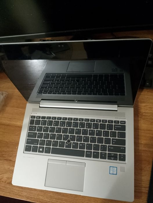 Лаптоп  HP EliteBook 830 G5, i5-8350U, 32GB, 256GB SSD, Тъчскрийн, 13.3" IPS Full HD 1920x1080