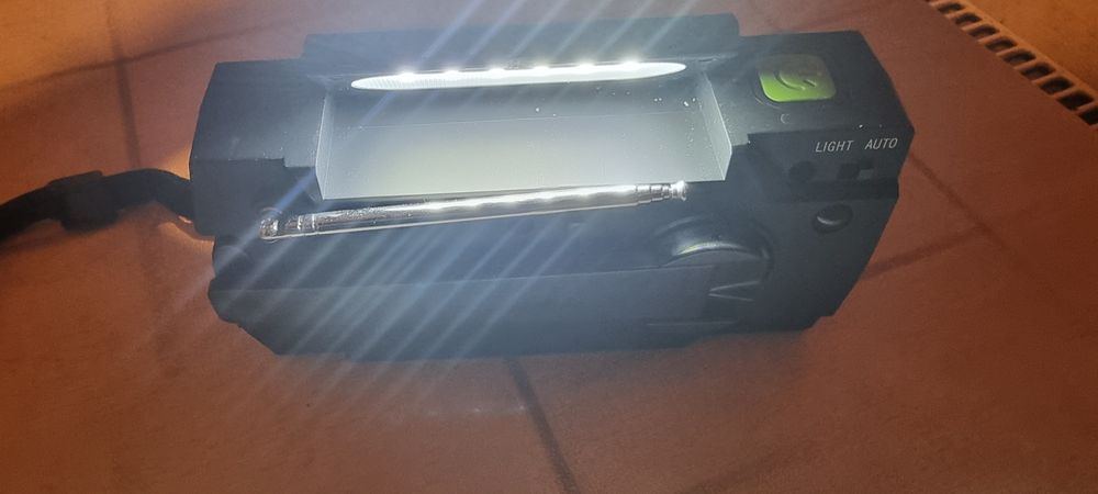 Radio camping cu dinam