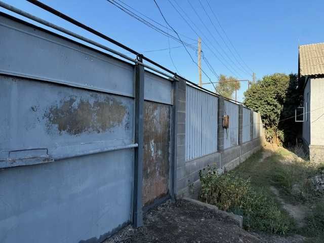 Продам дом в хорошем районе.