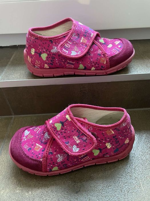 Детски пантофи за момиче