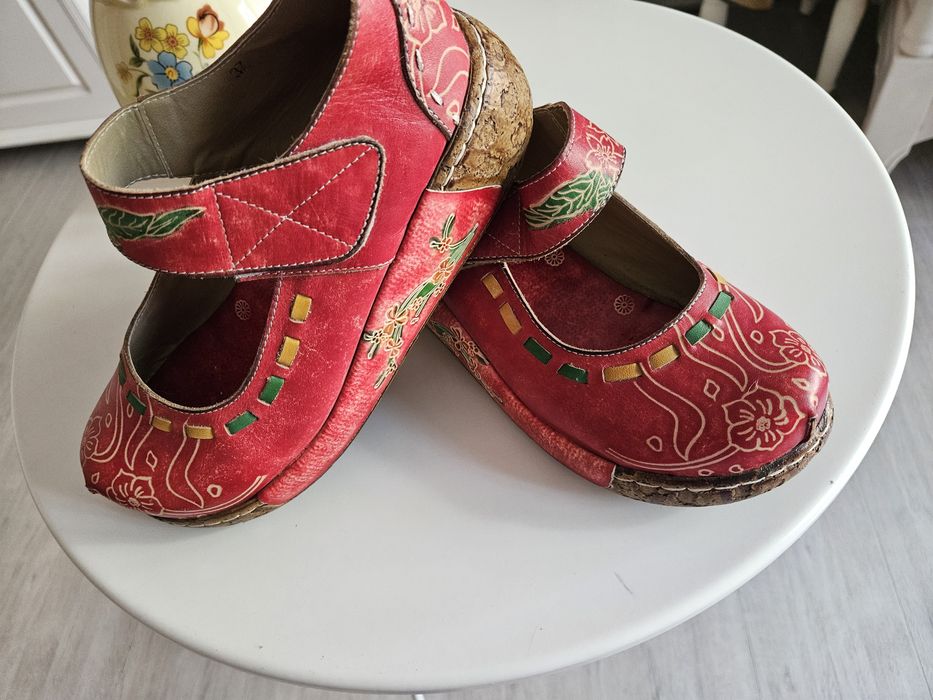 Туфли летние  кожанные размер 37-38,красные  20 тыс, сабо летнее кожан