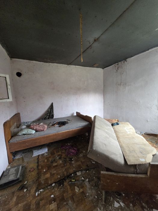 Продавам къща в с. Сушица с 1.2 gka двор, гараж