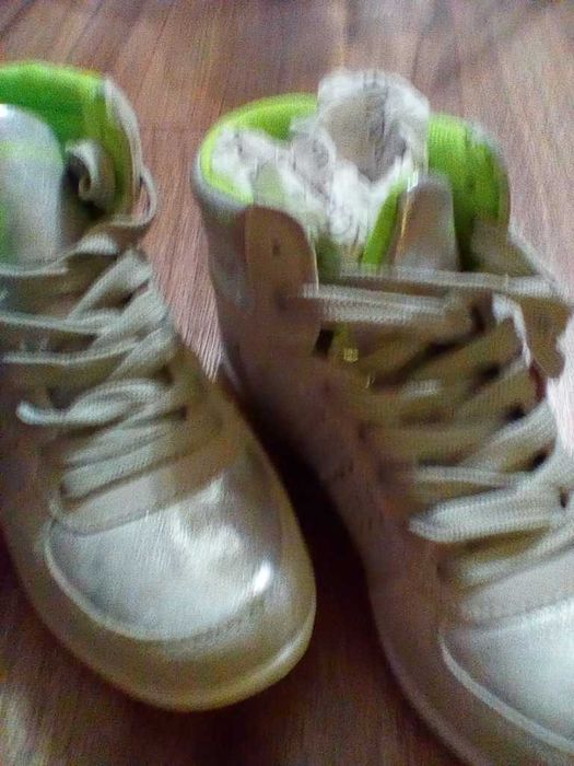 Детски/дамски кецове /маратонки Булдозер НОВИ