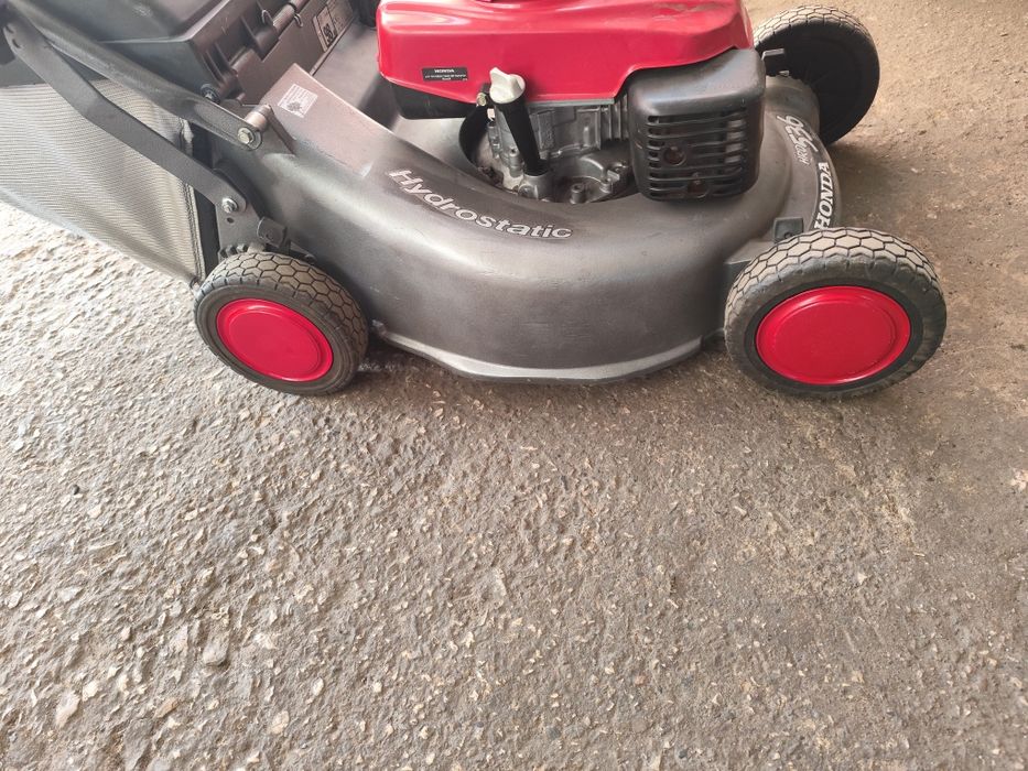 Самоходна бензинова косачка