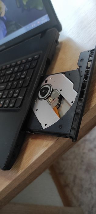 Продам ноутбук в отличном состоянии