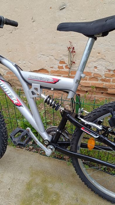 Vând bicicleta roti 26!!!