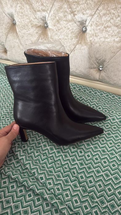 Продаётся Ботинки