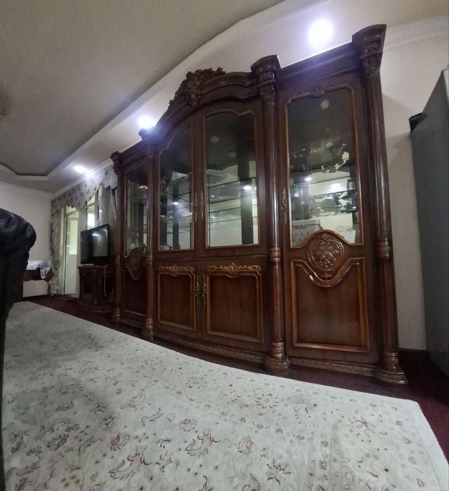 Mebel sotiladi, kamod, stol, shkaf