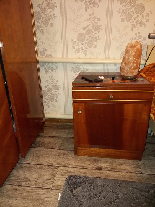 Прикроватная тумбочки 2 шт.