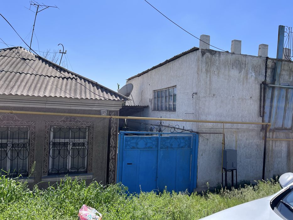 Продаются два дома на одном участке