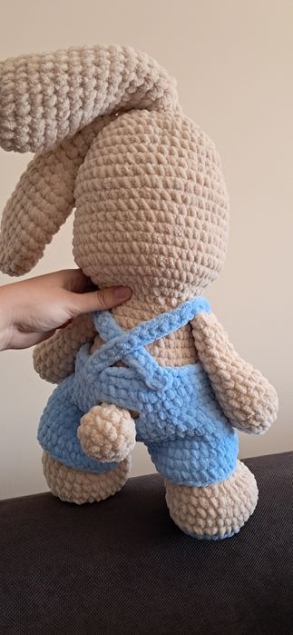 Плетена играчка зайче