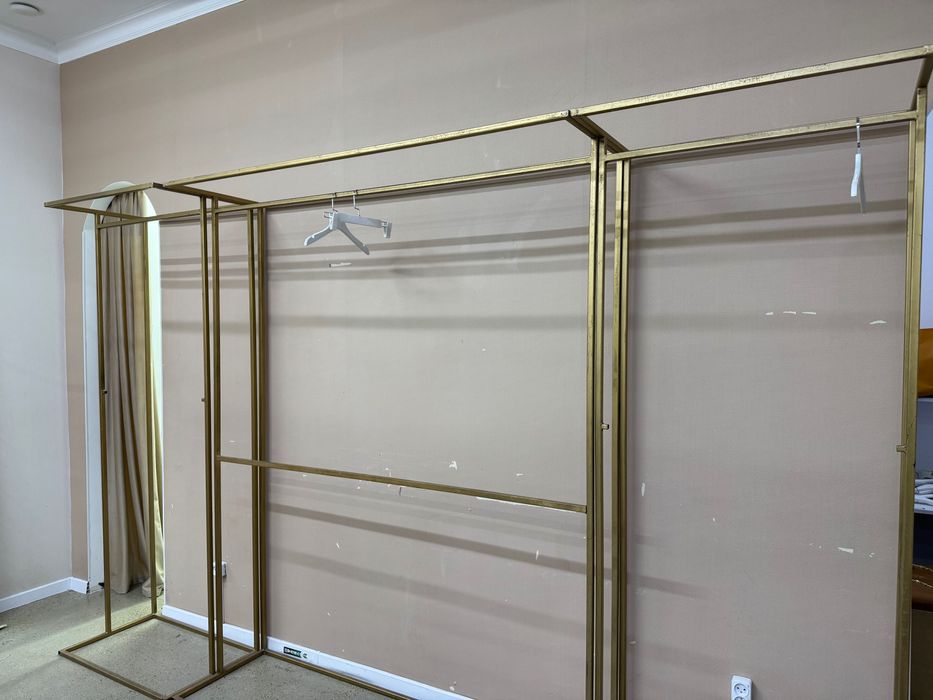 Стеллаж для бутик