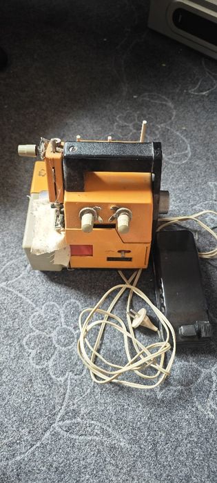 Оверлок Крош Трехничтоный