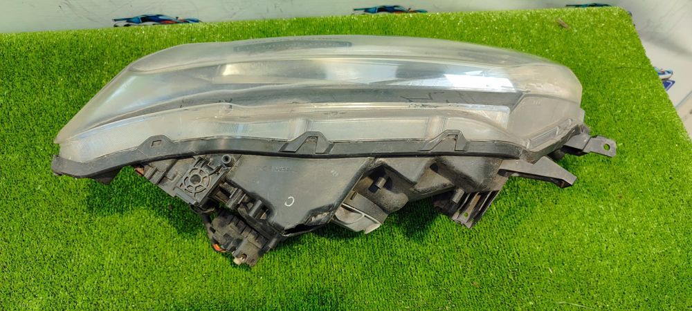 FAR STÂNGA UK HALOGEN LED NISSAN X-TRAIL T32 2014–2018 / COD OEM 260604CA0C / 260604CA1C / 99226-81017 (4E2)