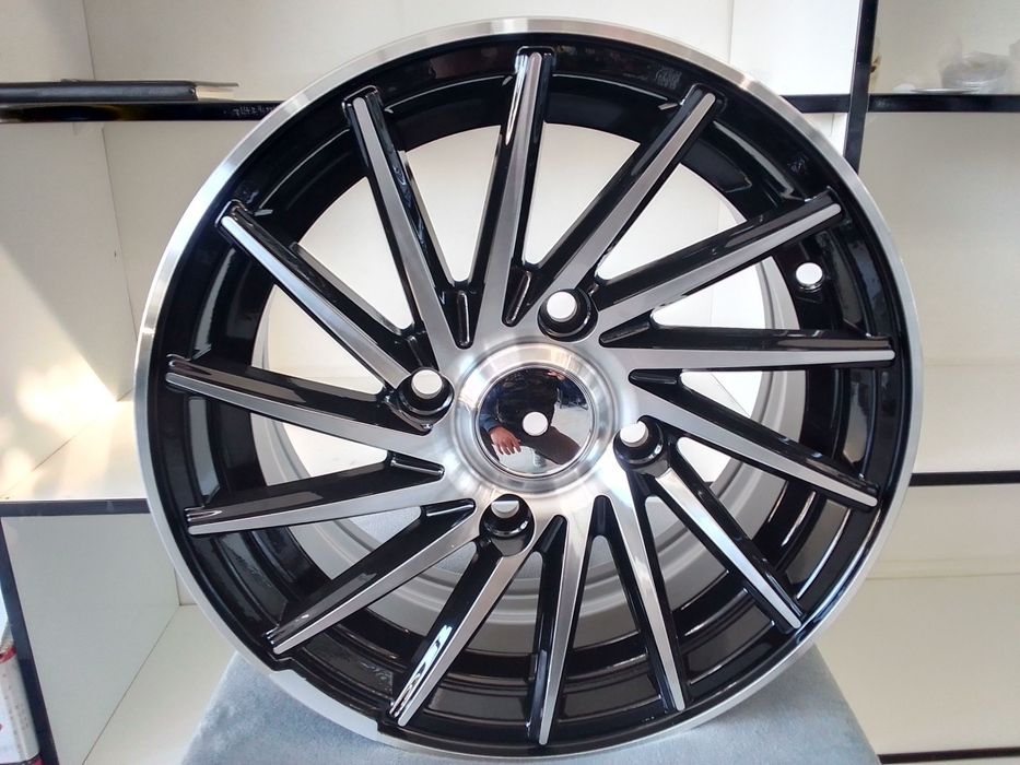 13 vossen diskamiz sotiladi 4/114 narxi 2 mln