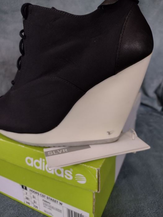 Adidas slvr Wedges. Адидас.