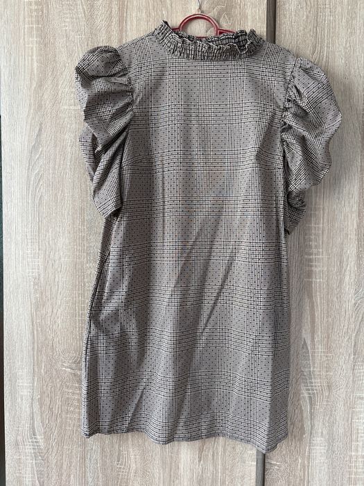 Rochie cu guler Zara