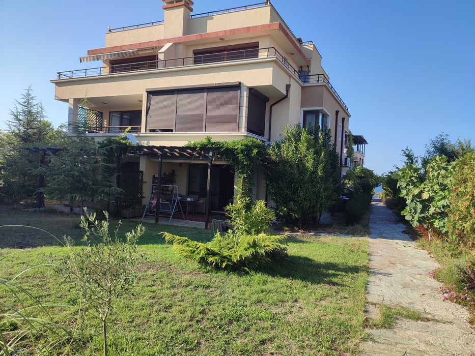 Продава се Тристаен апартамент в Бургас, Изгрев - 96 кв.м за 2157 €/кв.м - Снимка #19