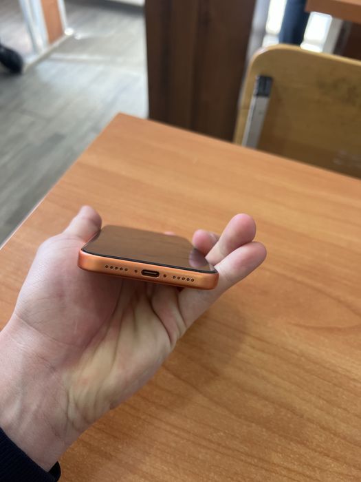 Iphone 17 pro orange