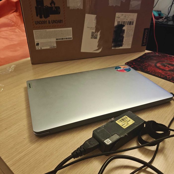 Vand Laptop Lenovo IdeaPad 1 15ALC7 cu procesor AMD Ryzen™ 5 5500U