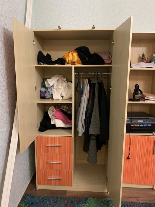 Кровать,шкаф,письменный стол