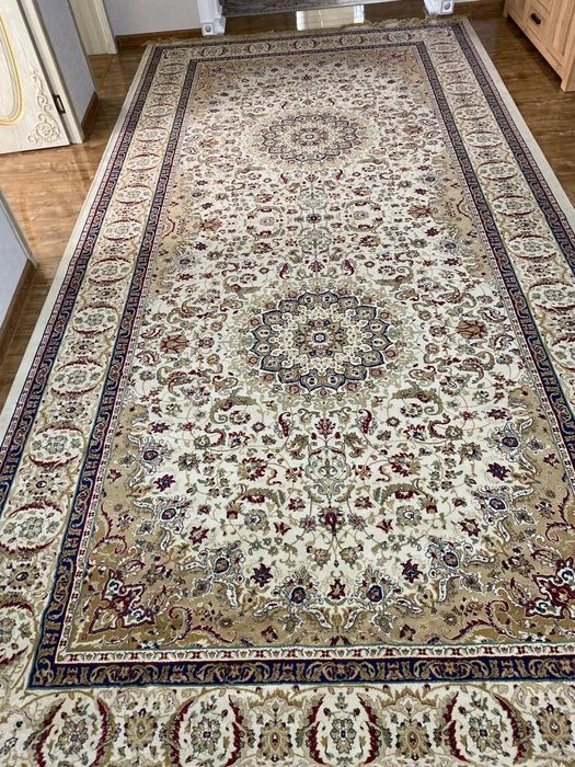 Продаётся Ковёр в хорошем состоянии