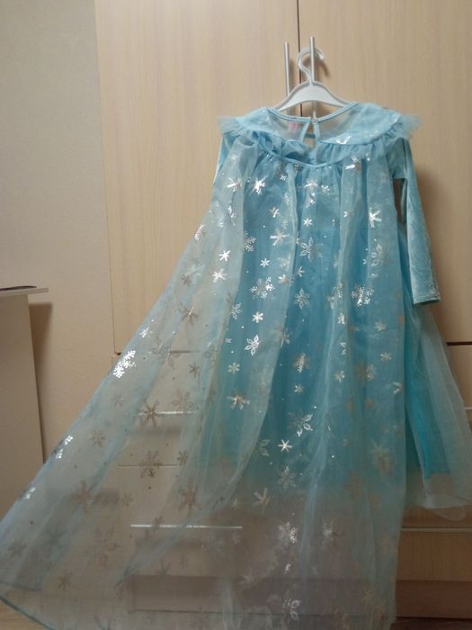 Продам платье для девочки новогодний костюм