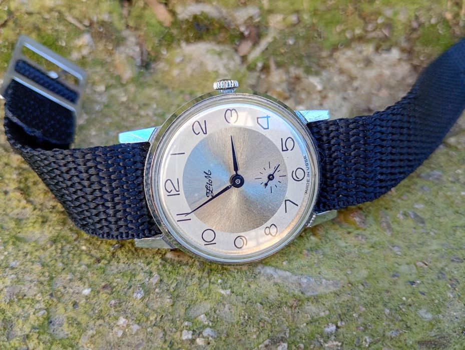 Прекрасен Руски Механичен часовник Зим