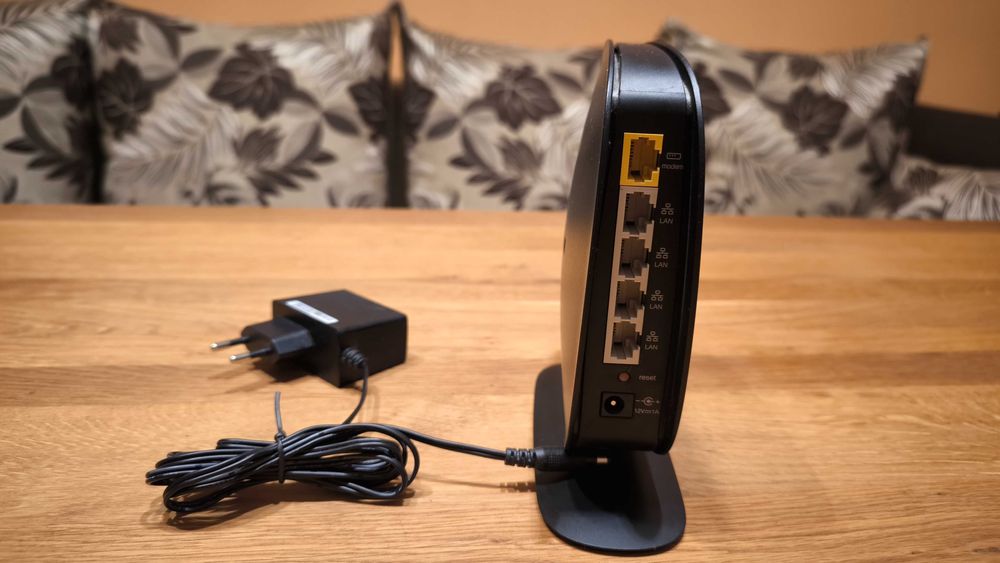 Рутер Belkin F91001v1 + подарък