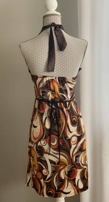 Rochie nepurtata, spate gol