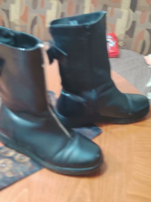 Дамски ботуши и детски39 и 40 номер