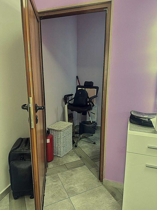 Дава се под наем Офис в Габрово, Център - 22 кв.м за 204 € - Снимка #3