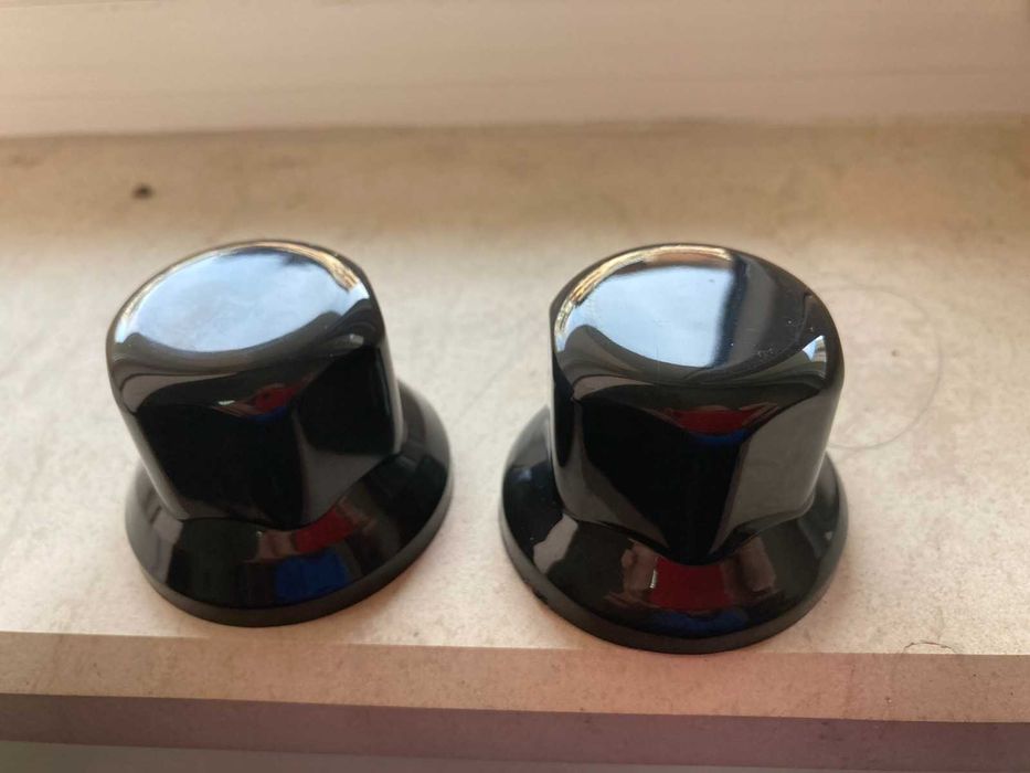 Черни капачки за болтове и гайки на камиони и ремаркета 32мм и 33ммкъс